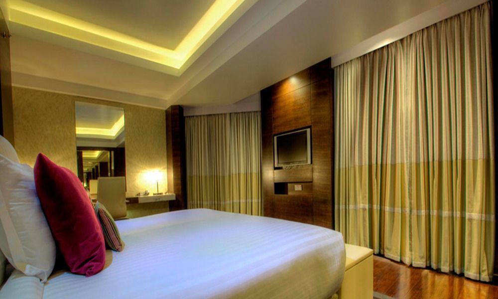 Avari Tower Karatschi Exterior foto A bedroom at the Taj Bengal