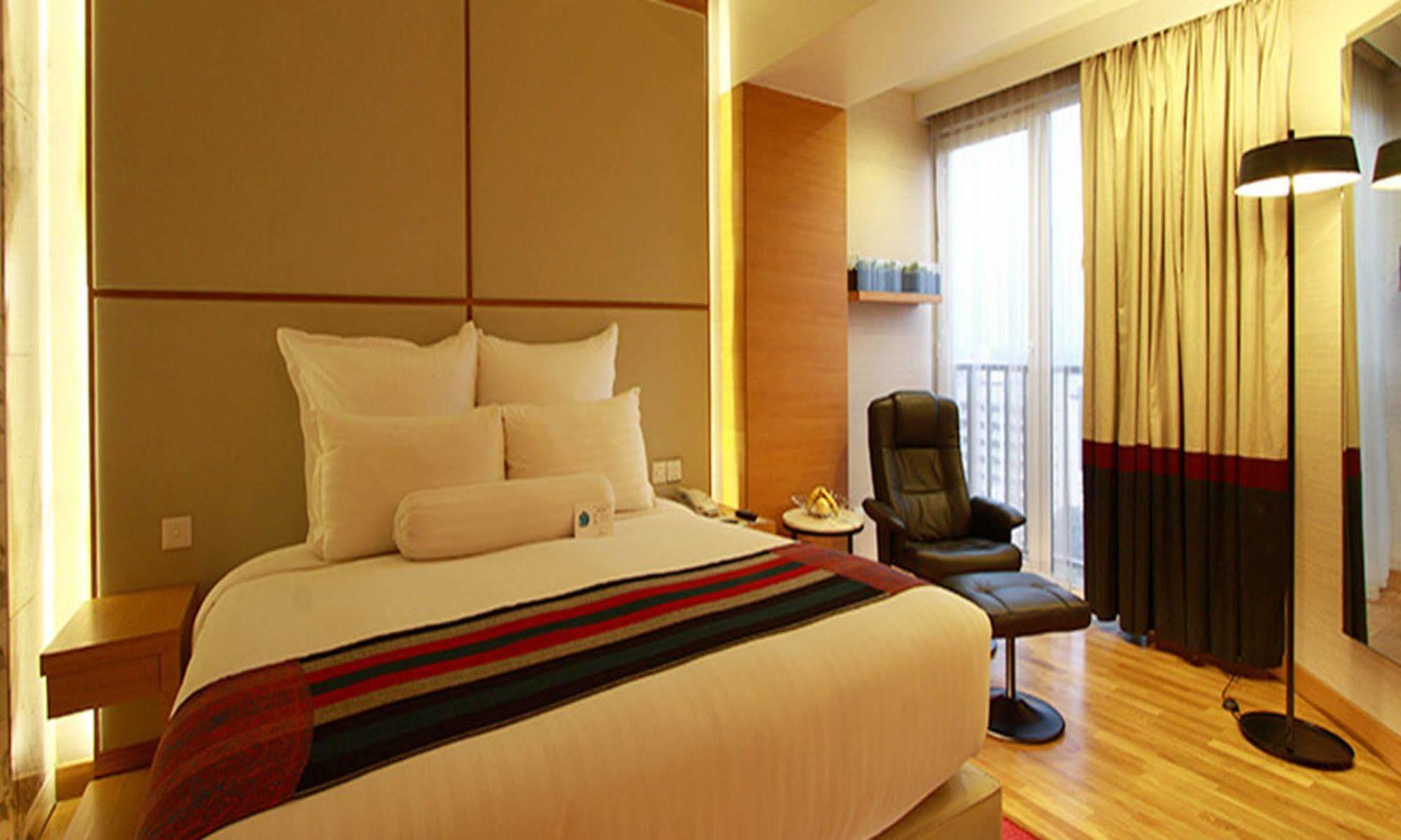 Avari Tower Karatschi Exterior foto A room at the Park, Hyderabad